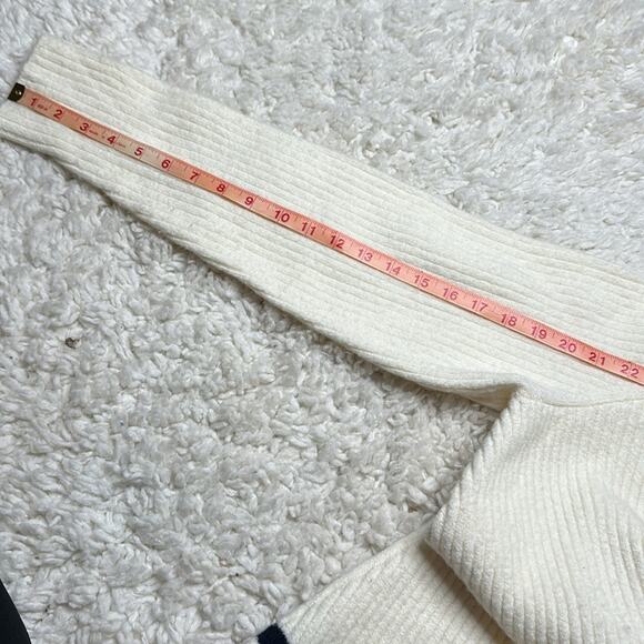 Tommy Hilfiger White Cream Texture Fuzzy Sweater Navy Red Detailing Wool Blend - Picture 10 of 11